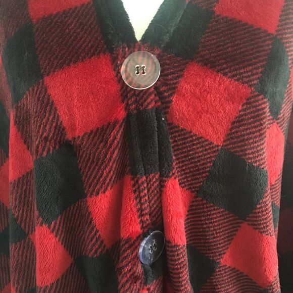 Soft & Cozy Company Buffalo Plaid Blanket Style Poncho Red & Black Check OSFM - Picture 4 of 6